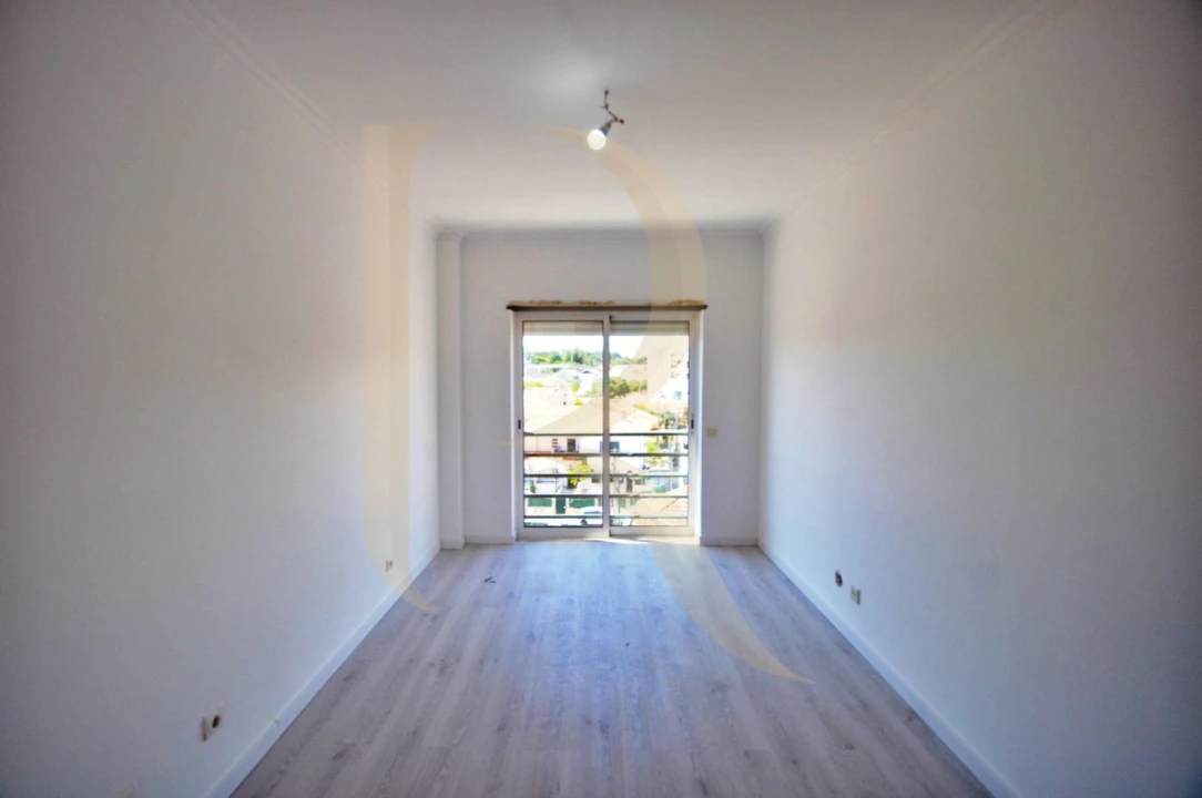 Apartamento T2 para Venda em Laranjeiro e Feijó Foto 13