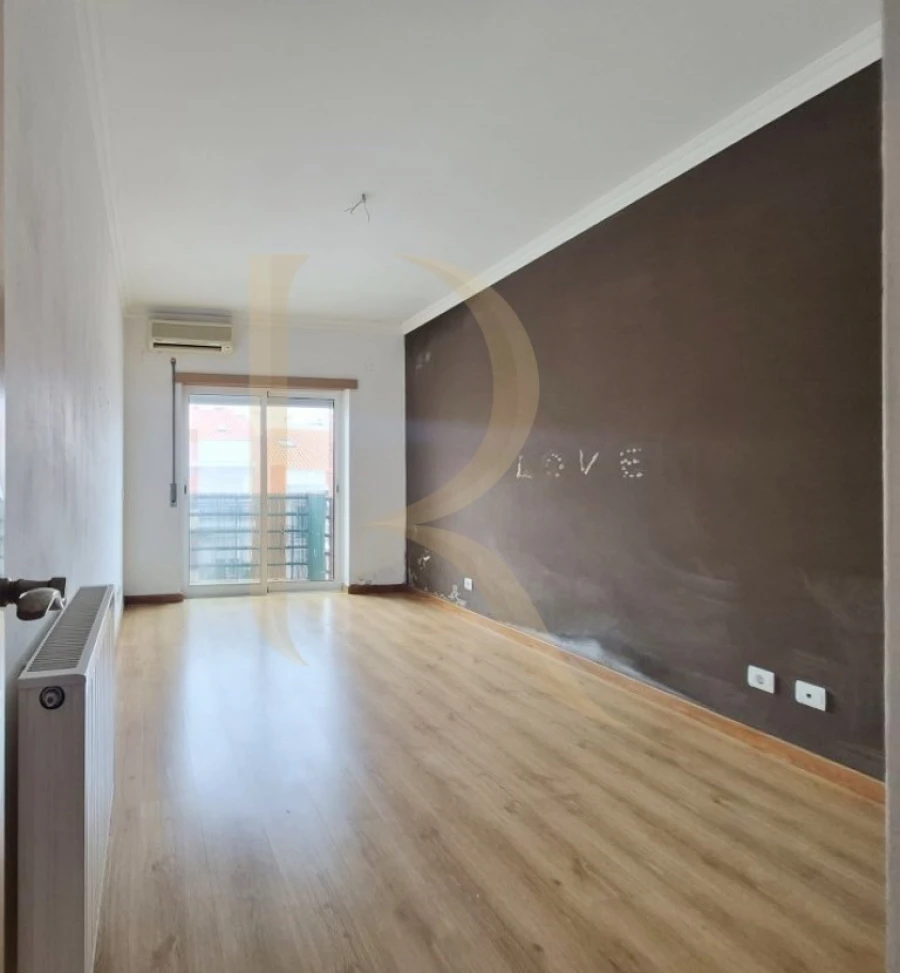 Apartamento T2 para Venda em Laranjeiro e Feijó Foto 11