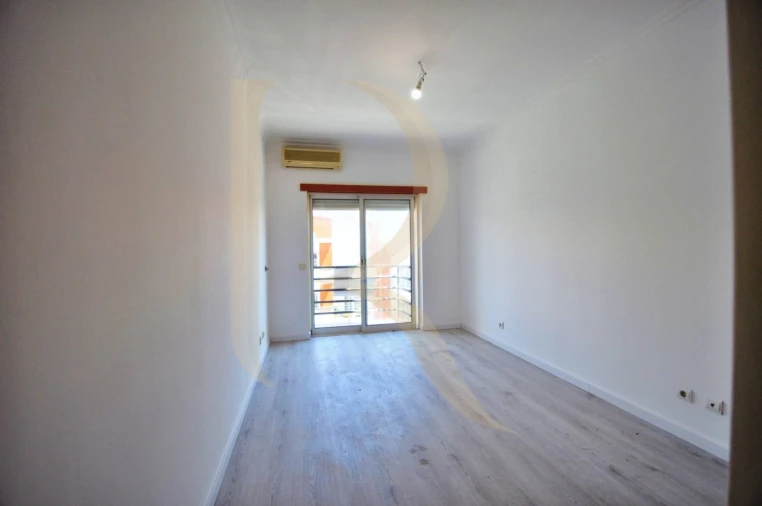 Apartamento T2 para Venda em Laranjeiro e Feijó Foto 10