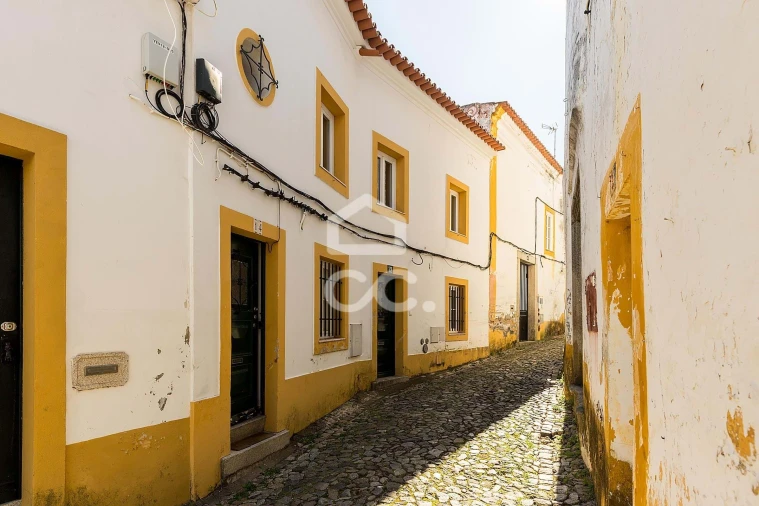 Moradia T3 para Arrendamento em Évora (São Mamede, Sé, São Pedro e Santo Antão) Foto 2