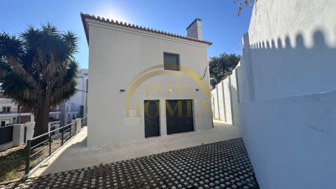 Moradia T3 para Venda em Almada, Cova da Piedade, Pragal e Cacilhas