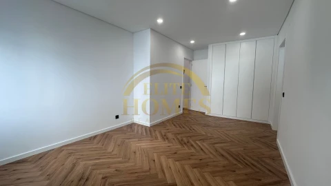Moradia T3 para Venda em Almada, Cova da Piedade, Pragal e Cacilhas