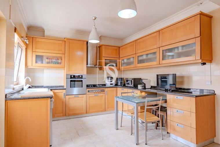 Moradia T4 para Venda em Torres Novas (Santa Maria, Salvador e Santiago) Foto 6