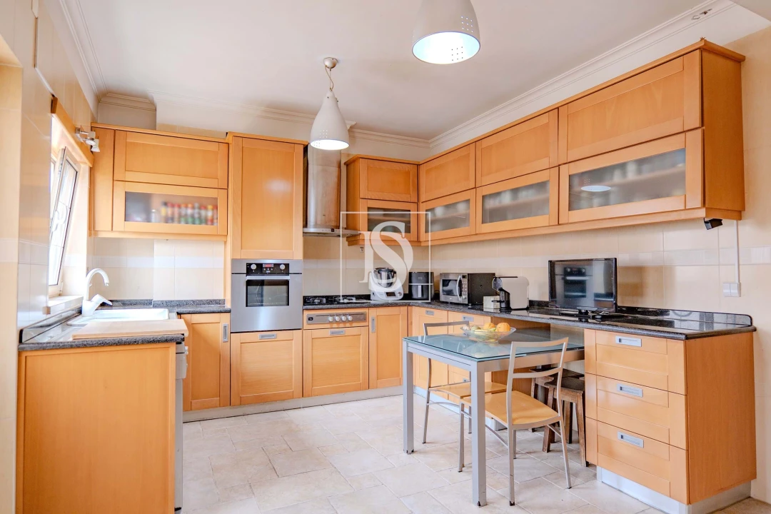 Moradia T4 para Venda em Torres Novas (Santa Maria, Salvador e Santiago) Foto 6