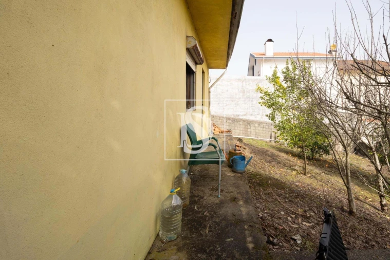 Moradia T1 para Venda em Arcozelo Foto 28