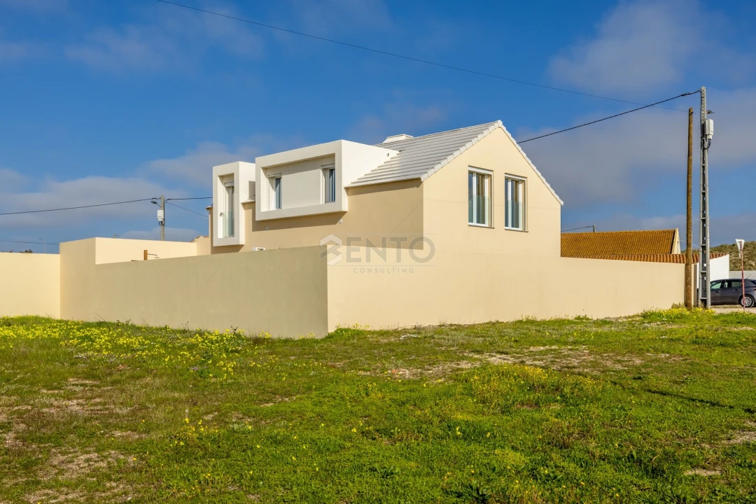 Moradia T2 para Venda em Atouguia da Baleia Foto 28