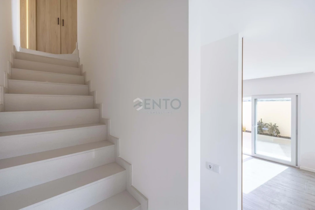 Moradia T2 para Venda em Atouguia da Baleia Foto 15