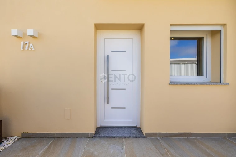 Moradia T2 para Venda em Atouguia da Baleia Foto 3