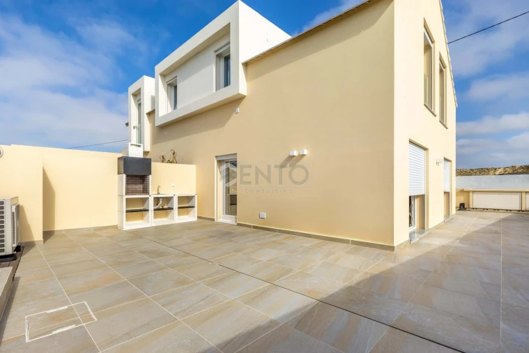 Moradia T2 para Venda em Atouguia da Baleia Foto 23