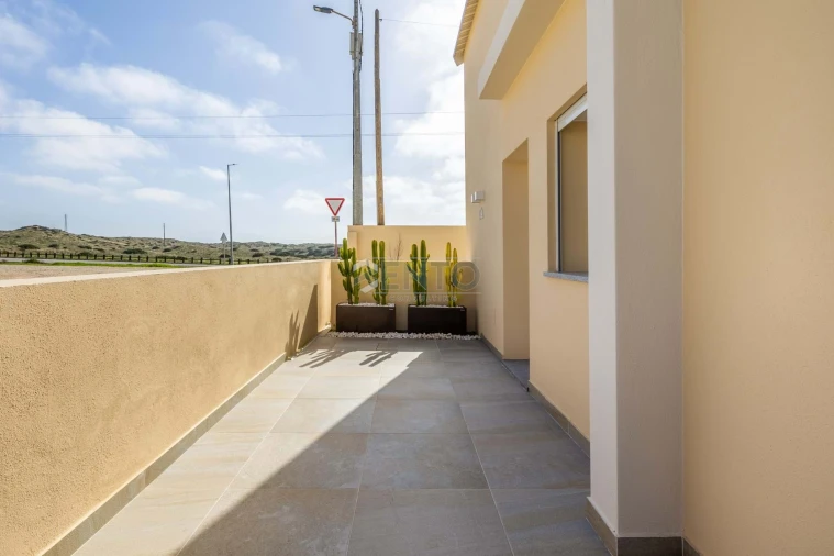 Moradia T2 para Venda em Atouguia da Baleia Foto 2