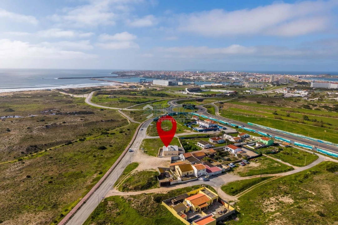 Moradia T2 para Venda em Atouguia da Baleia Foto 30