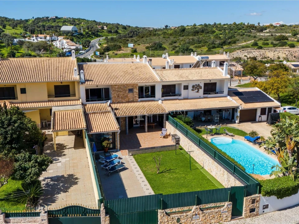 Moradia T4 para Venda em Albufeira e Olhos de Água Foto 3