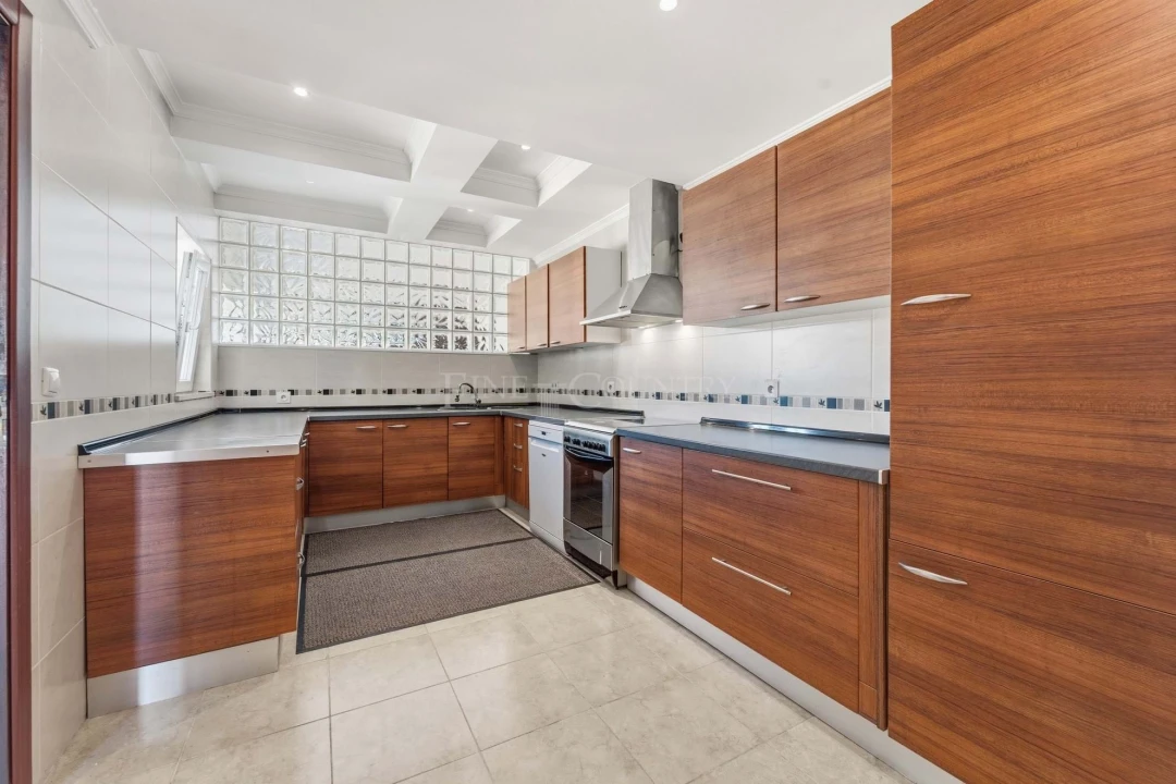 Moradia T4 para Venda em Albufeira e Olhos de Água Foto 11