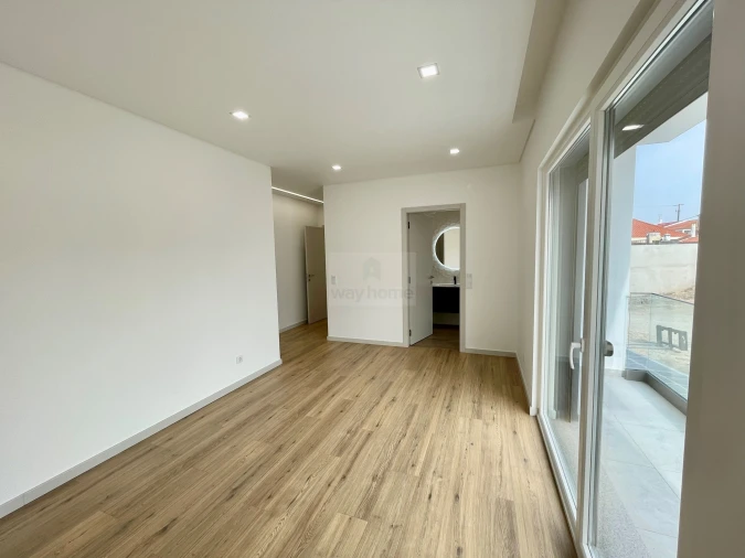 Apartamento T3 para Venda em Lourinhã e Atalaia Foto 12