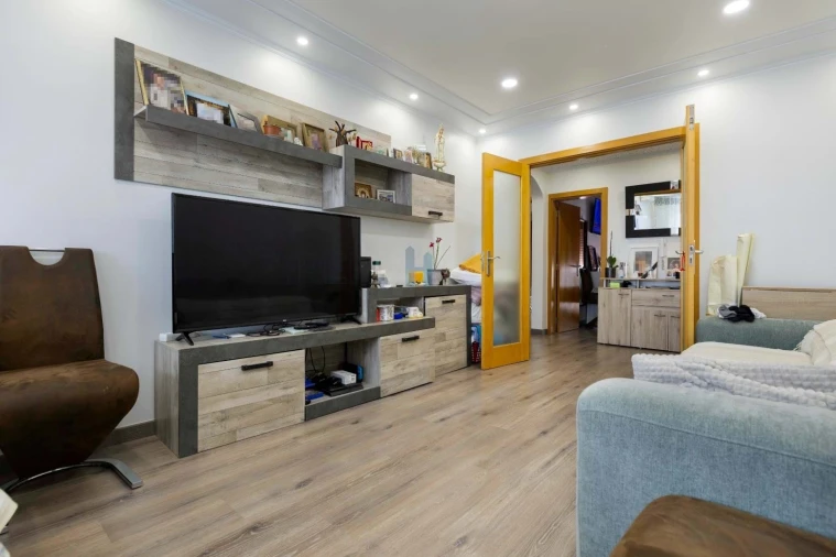 Apartamento T3 para Venda em Estômbar e Parchal Foto 4