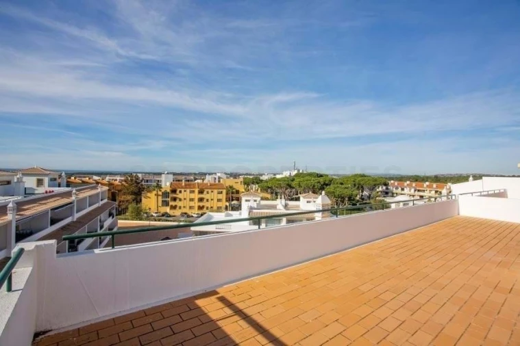 Apartamento T2 para Venda em Quarteira Foto 13