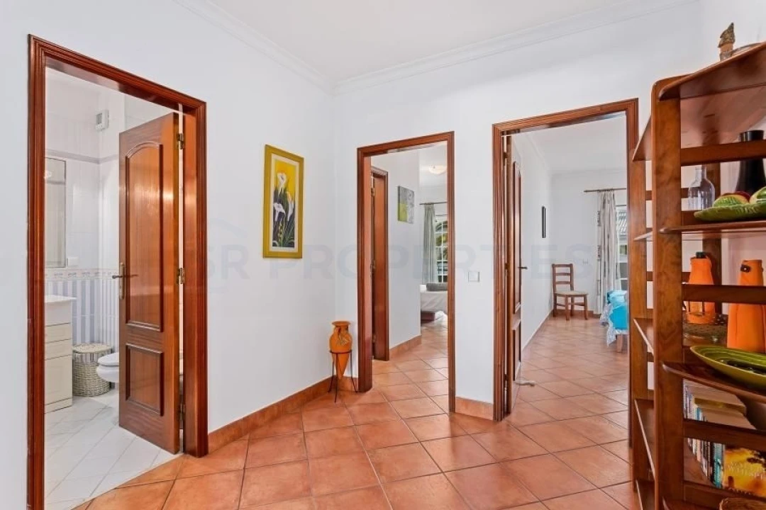 Apartamento T2 para Venda em Quarteira Foto 12