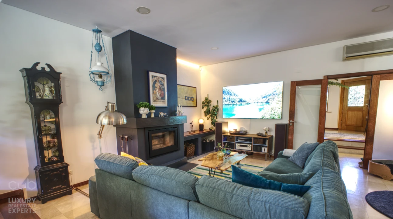 Moradia T5 para Venda em Charneca de Caparica e Sobreda Foto 7