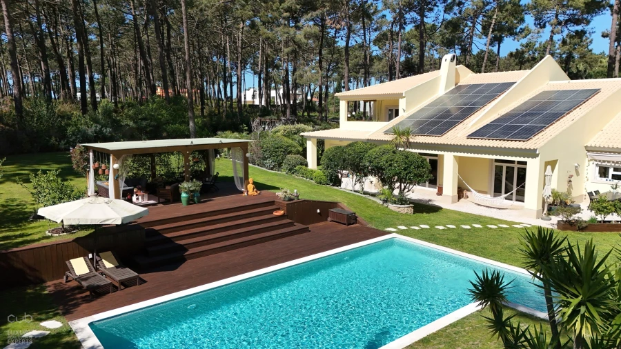 Moradia T5 para Venda em Charneca de Caparica e Sobreda Foto 3