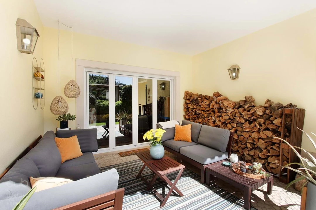 Moradia T5 para Venda em Charneca de Caparica e Sobreda Foto 13