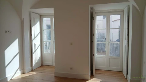Apartamento T2 para Venda em Santa Maria Maior