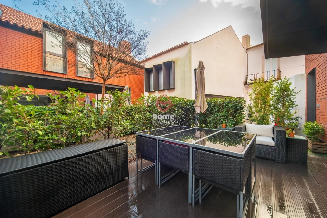 Moradia T4 para Venda em Alcantara Foto 23