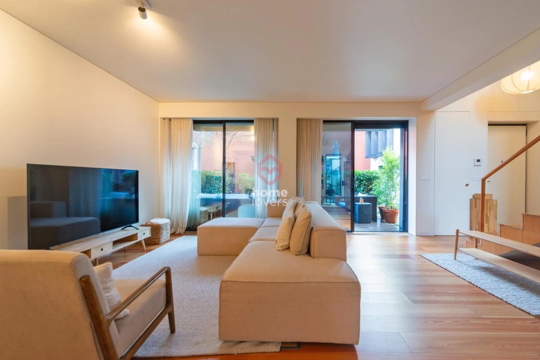 Moradia T4 para Venda em Alcantara Foto 1