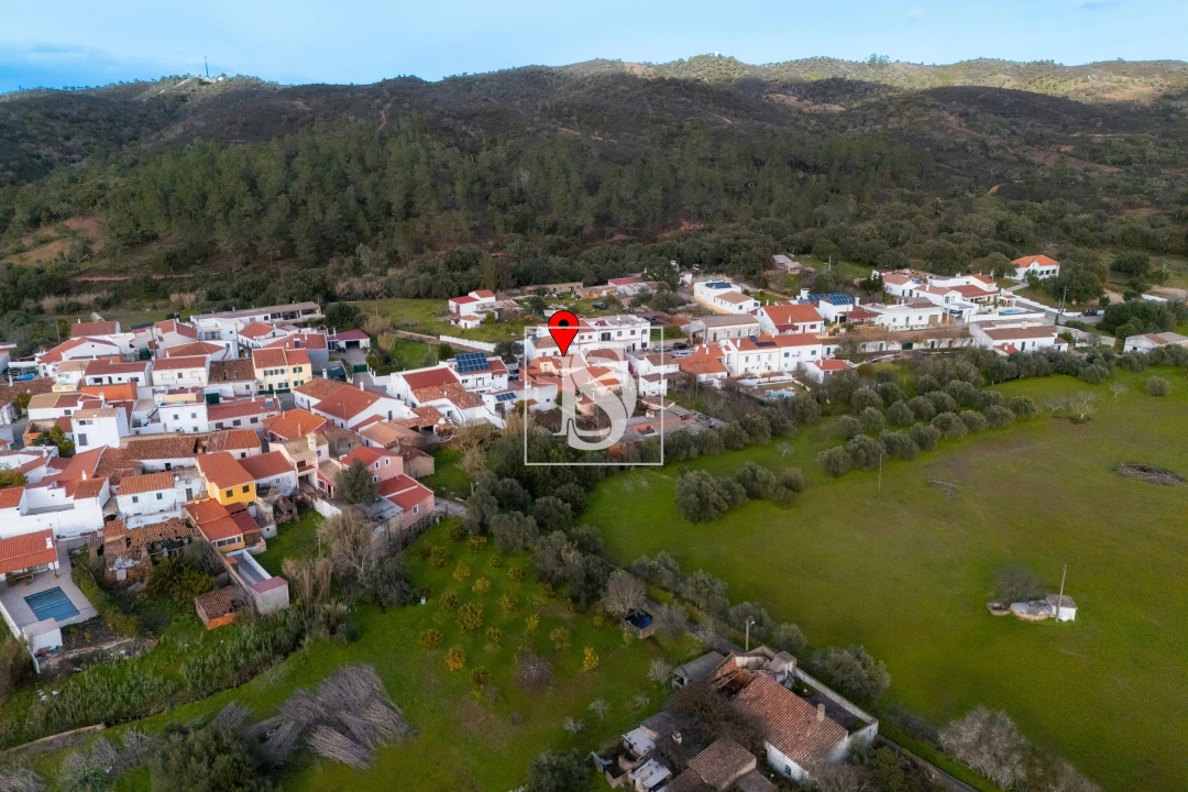 Moradia T3 para Venda em Alte Foto 38