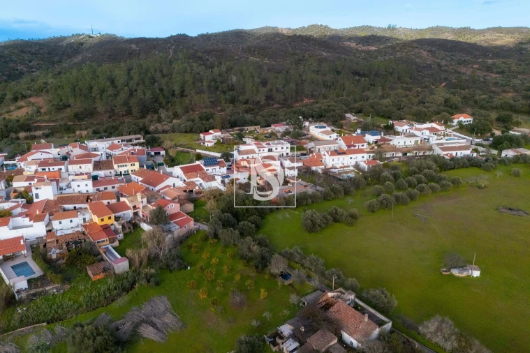 Moradia T3 para Venda em Alte Foto 37