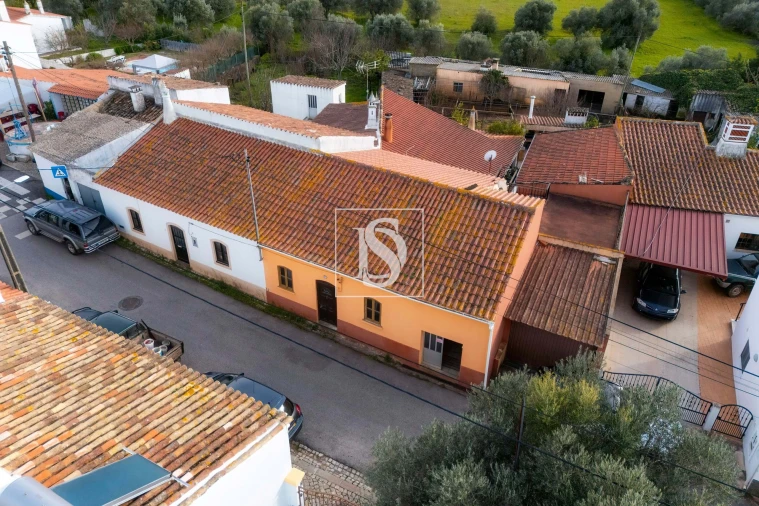 Moradia T3 para Venda em Alte Foto 1