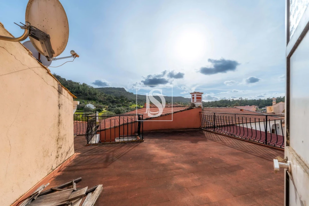 Moradia T3 para Venda em Alte Foto 22