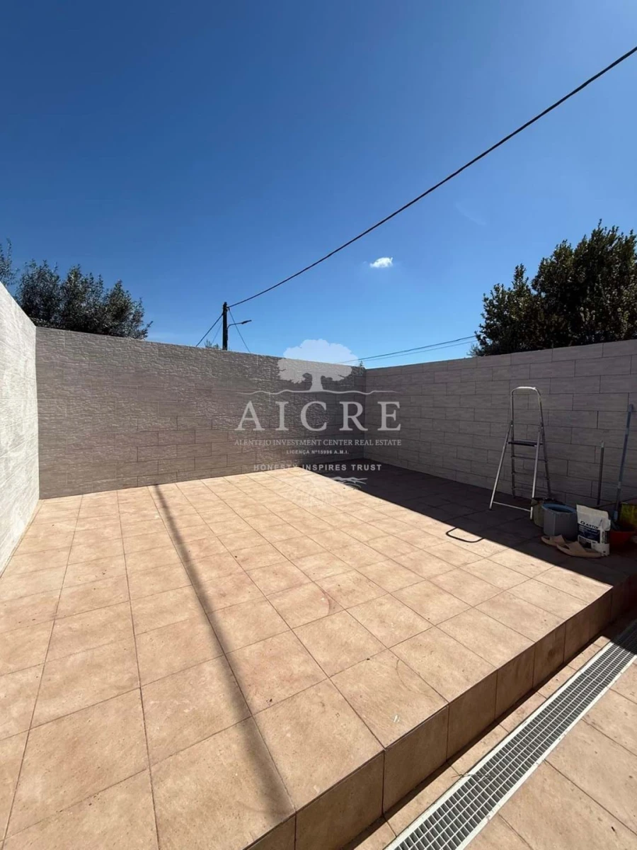 Moradia T2 para Venda em Selmes Foto 4