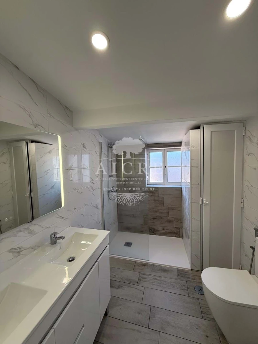 Moradia T2 para Venda em Selmes Foto 8