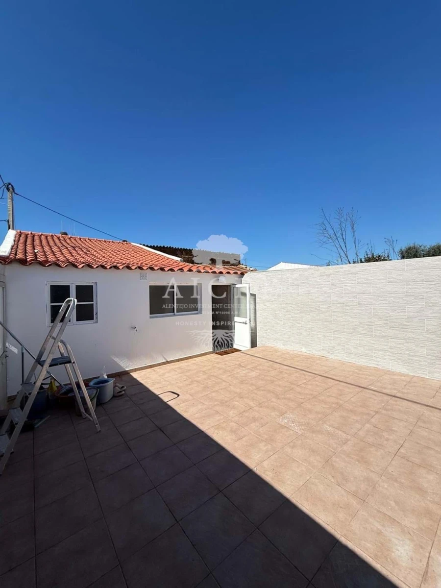 Moradia T2 para Venda em Selmes Foto 5