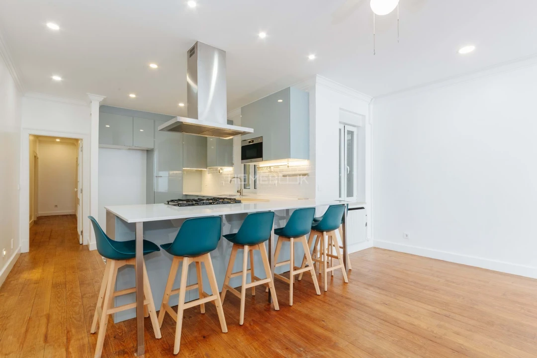 Apartamento T5 para Venda em Arroios Foto 11