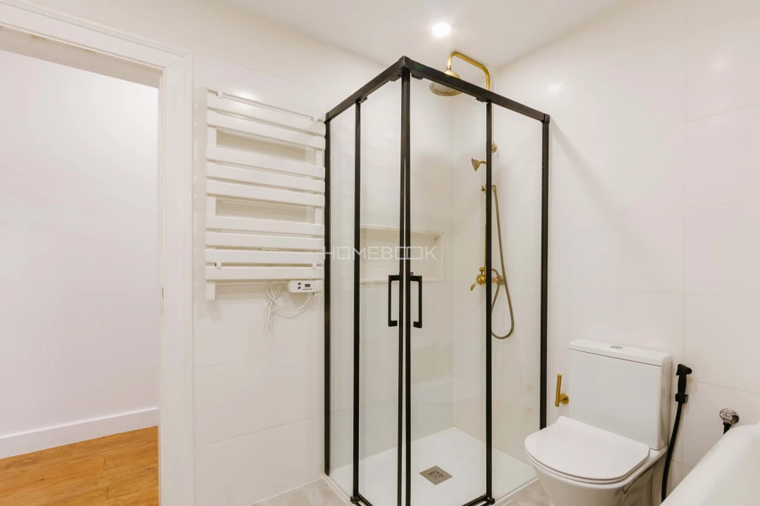 Apartamento T5 para Venda em Arroios Foto 24