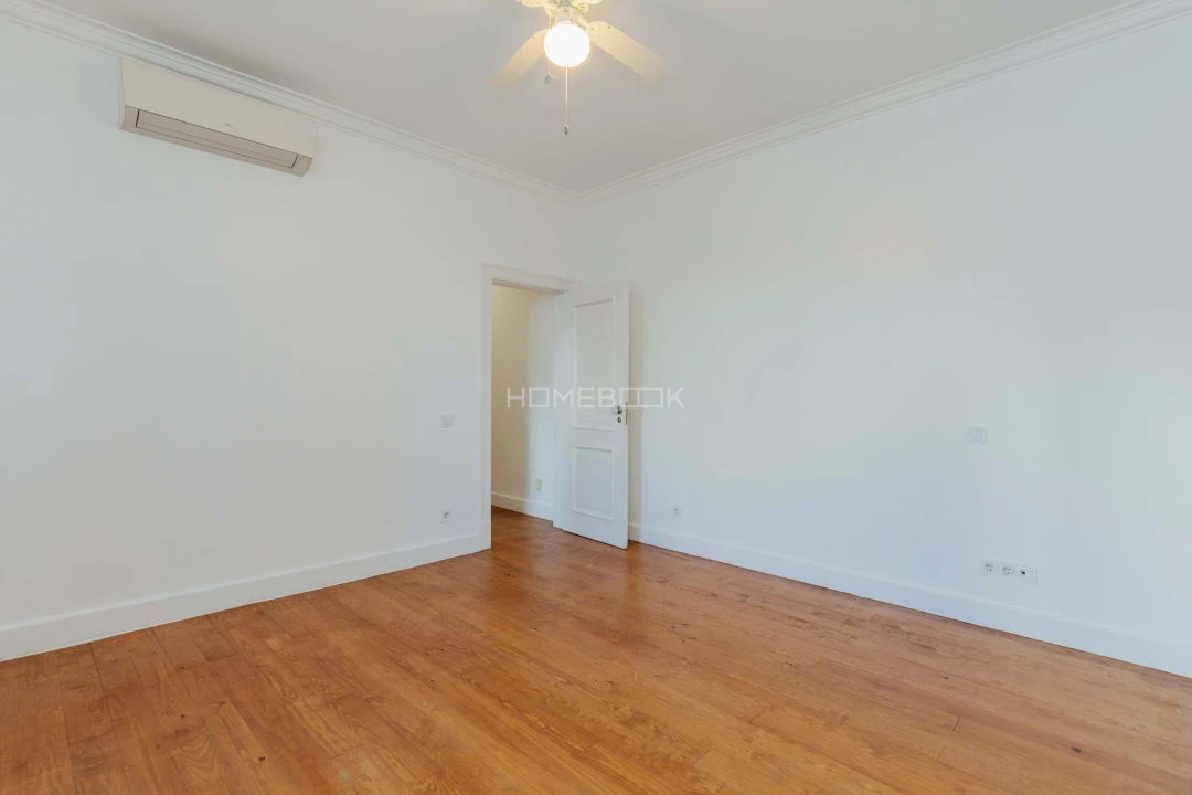 Apartamento T5 para Venda em Arroios Foto 39