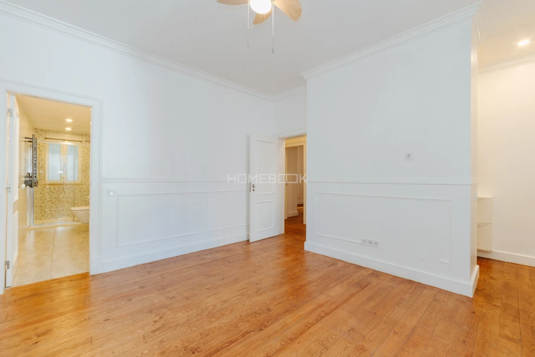 Apartamento T5 para Venda em Arroios Foto 27