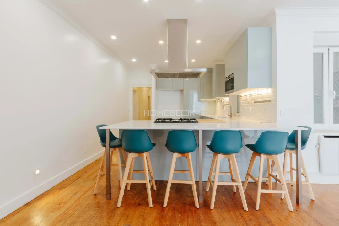 Apartamento T5 para Venda em Arroios Foto 12