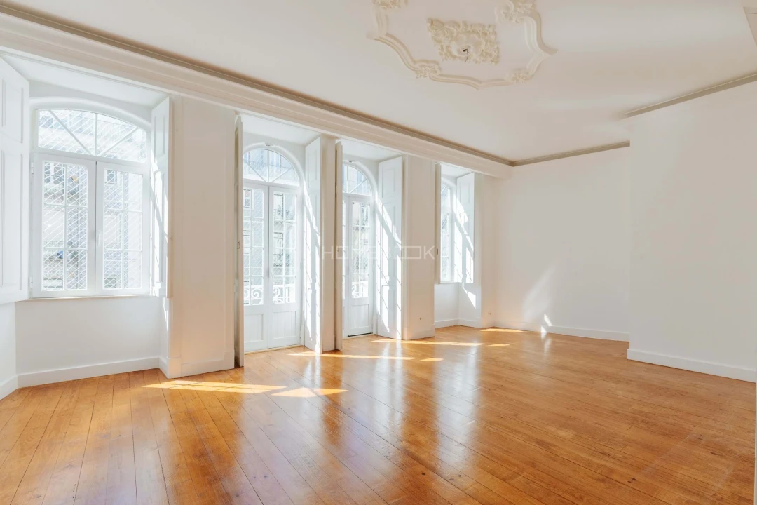 Apartamento T5 para Venda em Arroios Foto 1