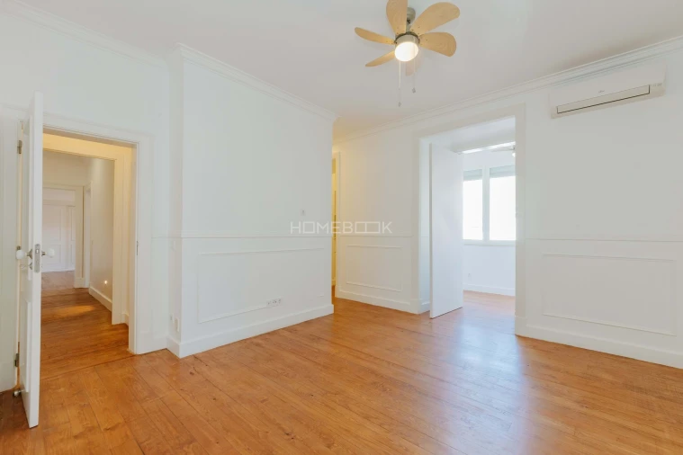 Apartamento T5 para Venda em Arroios Foto 30