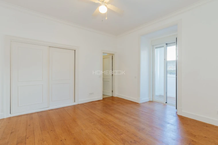 Apartamento T5 para Venda em Arroios Foto 40