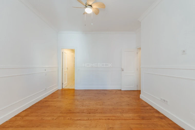 Apartamento T5 para Venda em Arroios Foto 29