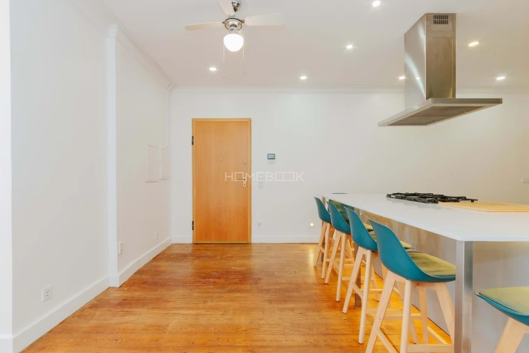 Apartamento T5 para Venda em Arroios Foto 9