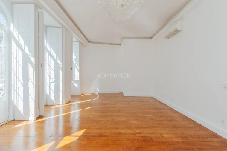 Apartamento T5 para Venda em Arroios Foto 3