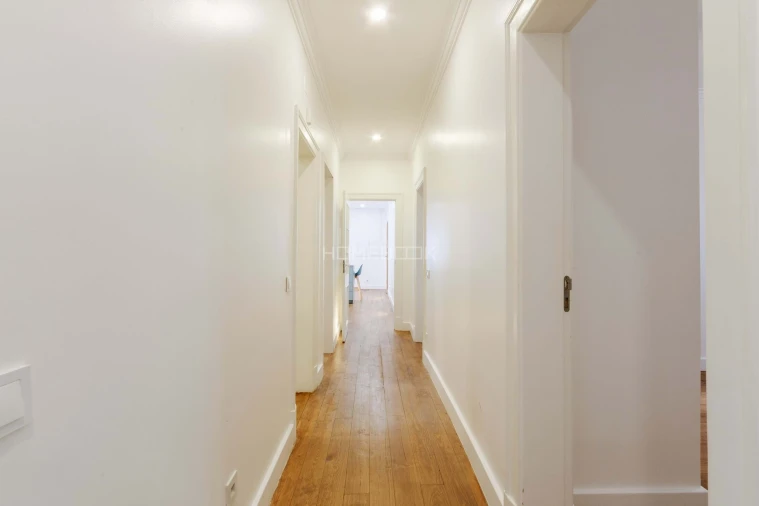 Apartamento T5 para Venda em Arroios Foto 18