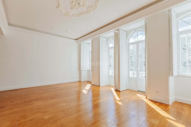 Apartamento T5 para Venda em Arroios Foto 4