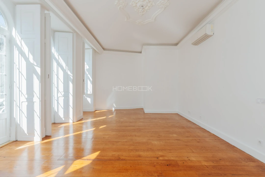 Apartamento T5 para Venda em Arroios Foto 3