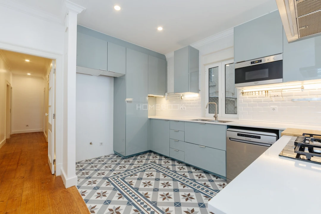 Apartamento T5 para Venda em Arroios Foto 16