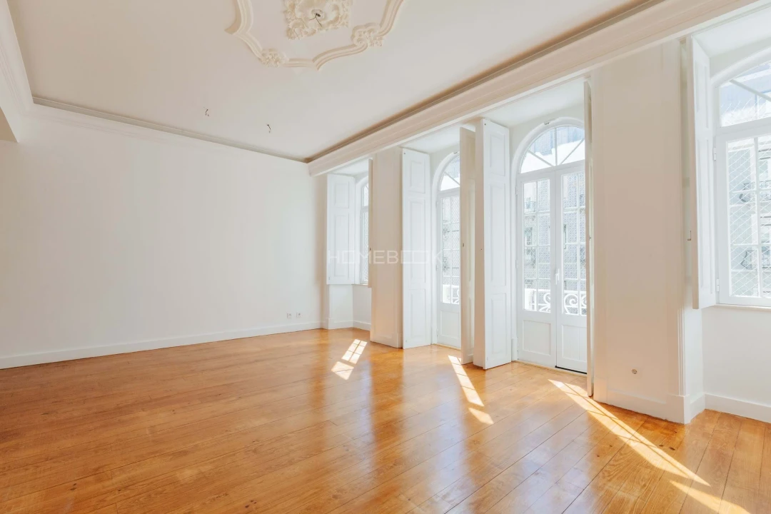 Apartamento T5 para Venda em Arroios Foto 4